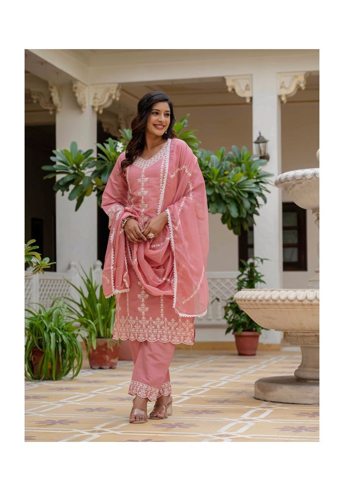 Malishka Export طقم كورتا بنطلون مزخرف بلون الخوخ للنساء - Image 4